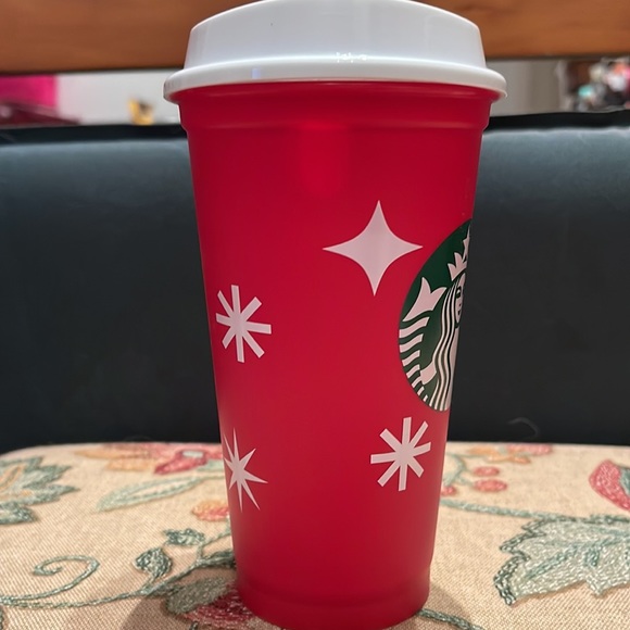 2021 AND 2022 Limited edition Starbucks red cups - Picture 10 of 12